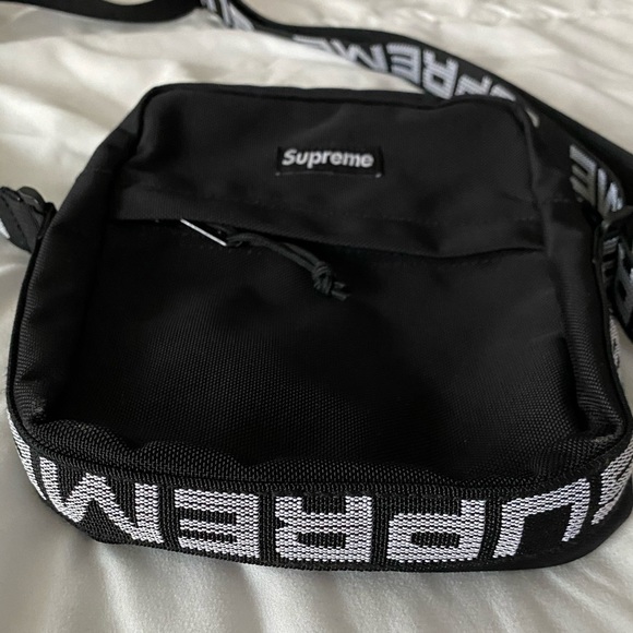 supreme shoulder bag price